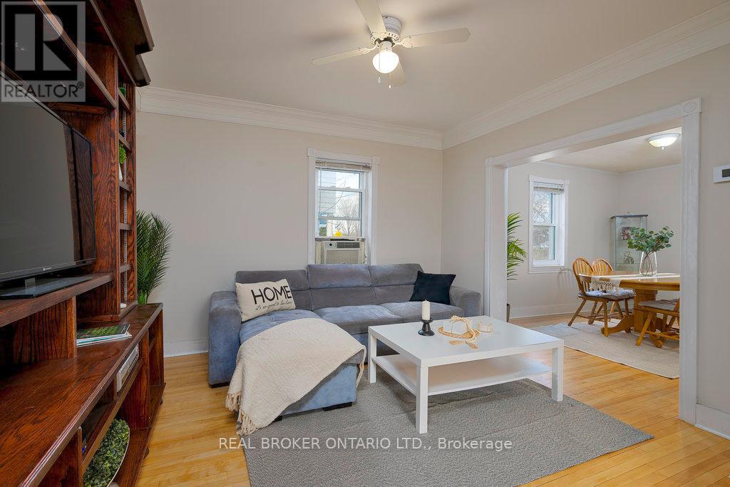 9 Lombard Street, Smith Falls, Ontario  K7A 4E8 - Photo 10 - X12121924