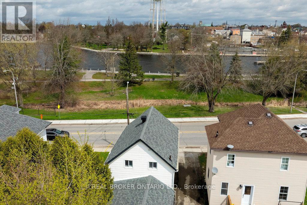 9 Lombard Street, Smith Falls, Ontario  K7A 4E8 - Photo 22 - X12121924