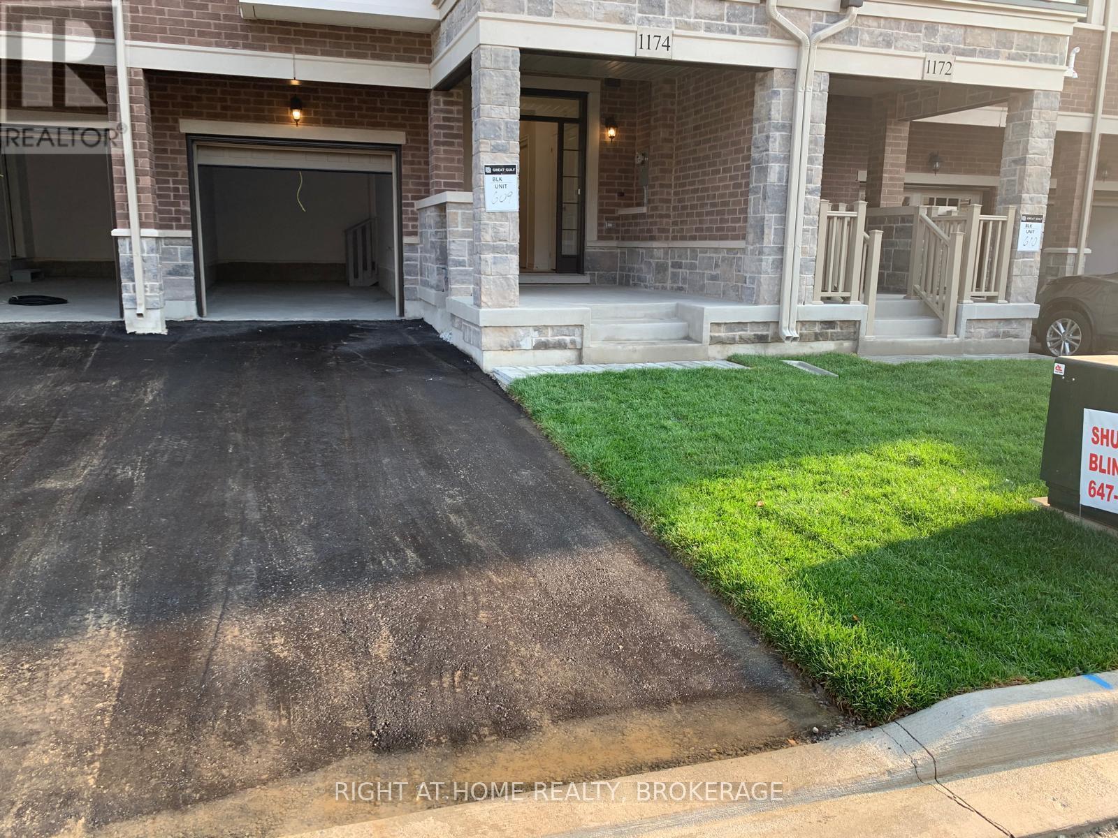 1174 Restivo Lane, Milton, Ontario  L9E 1N8 - Photo 3 - W12121946