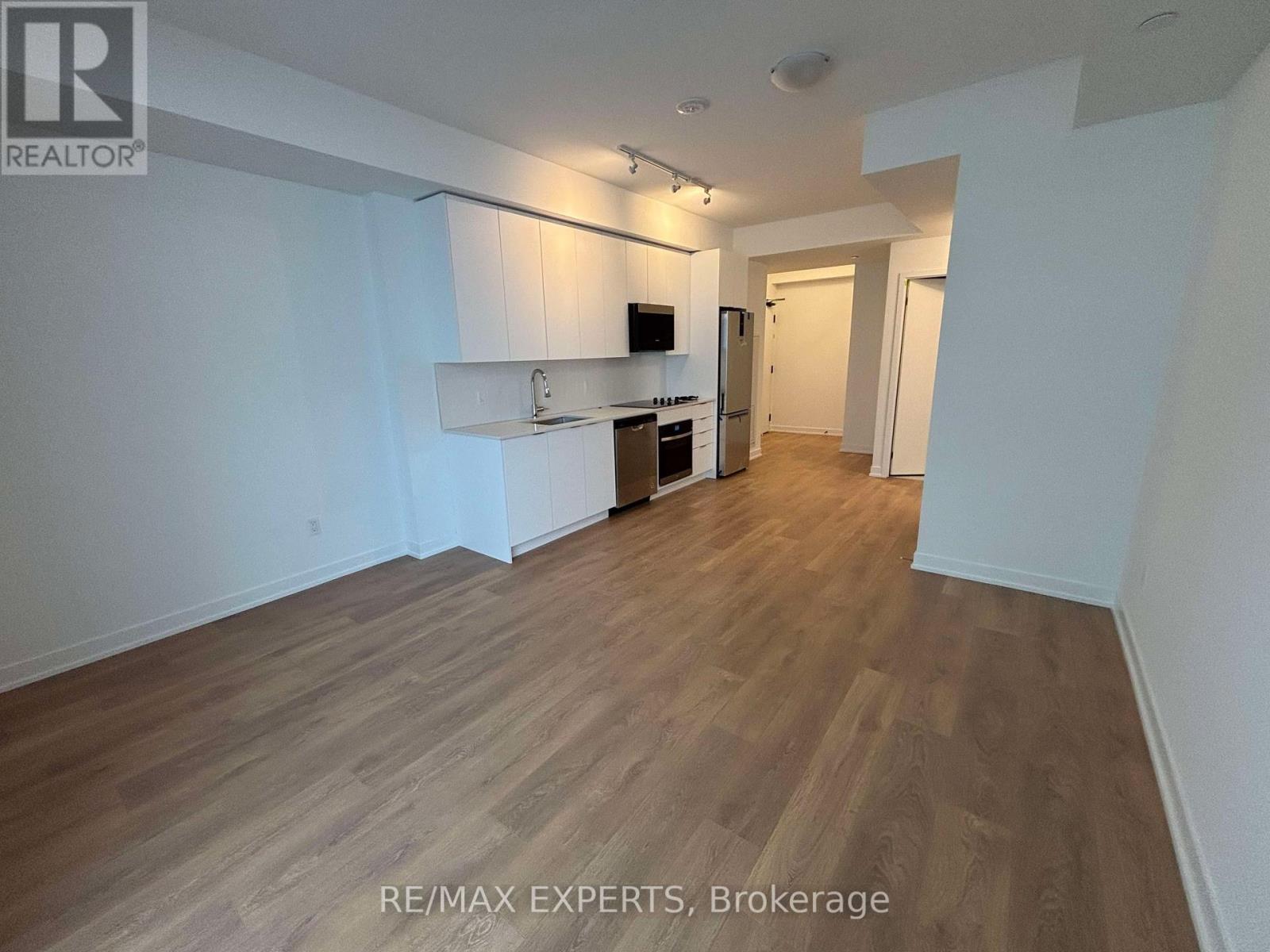 2015 - 10 Abeja Street, Vaughan, Ontario  L4K 0A4 - Photo 3 - N12119136