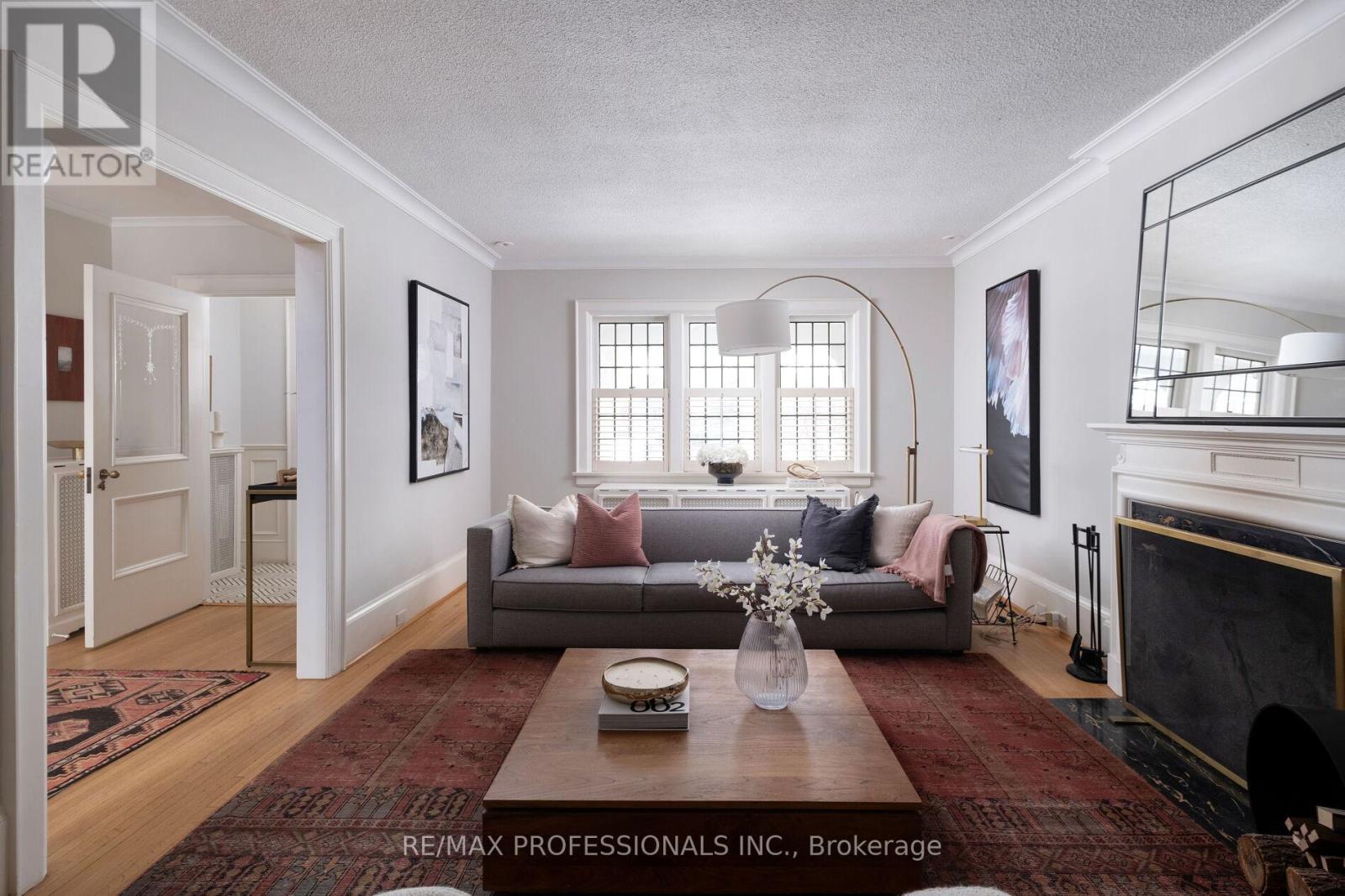 Property at 107 THE KINGSWAY image 5