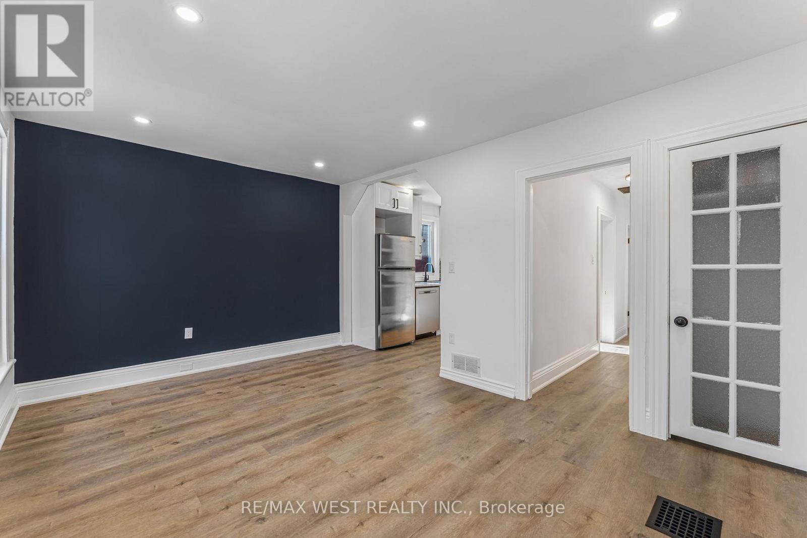 Upper - 57 Stirton Street, Hamilton, Ontario  L8L 6E7 - Photo 11 - X12121639