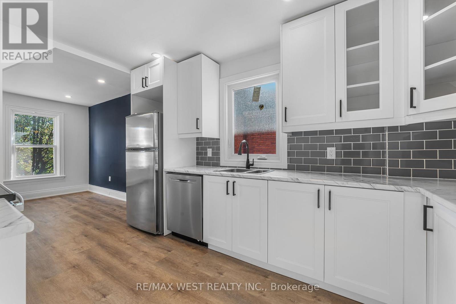Upper - 57 Stirton Street, Hamilton, Ontario  L8L 6E7 - Photo 6 - X12121639