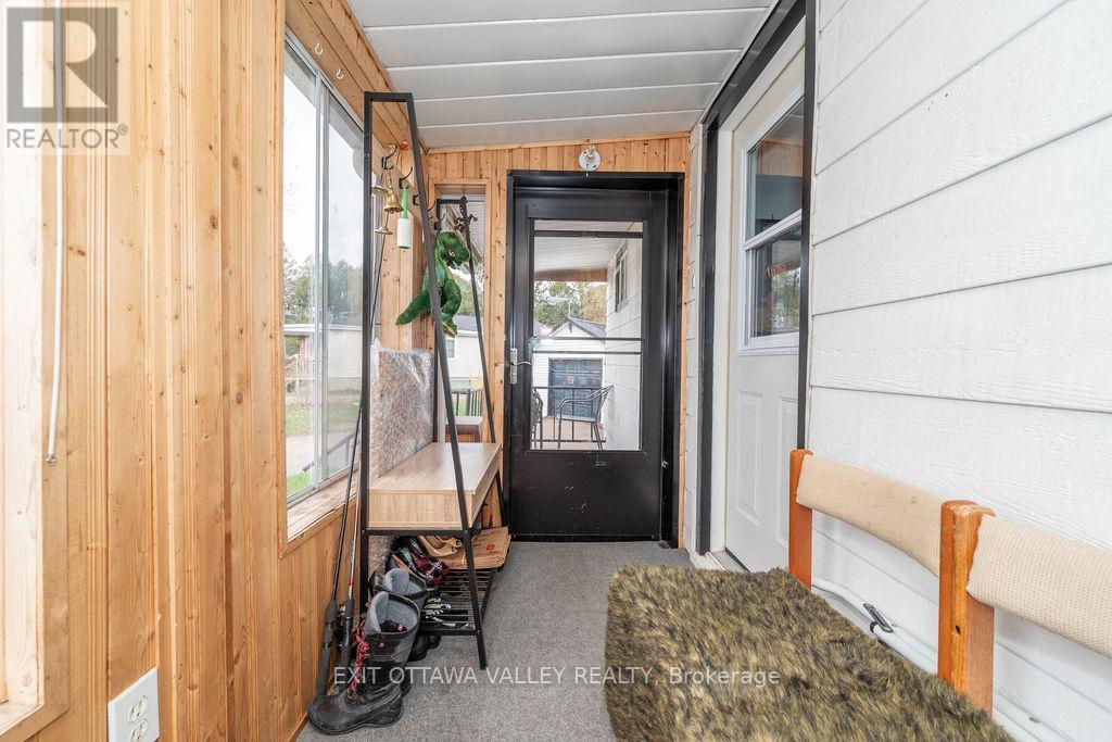 224 Forced Road, Pembroke, Ontario  K8A 5J4 - Photo 4 - X12121970
