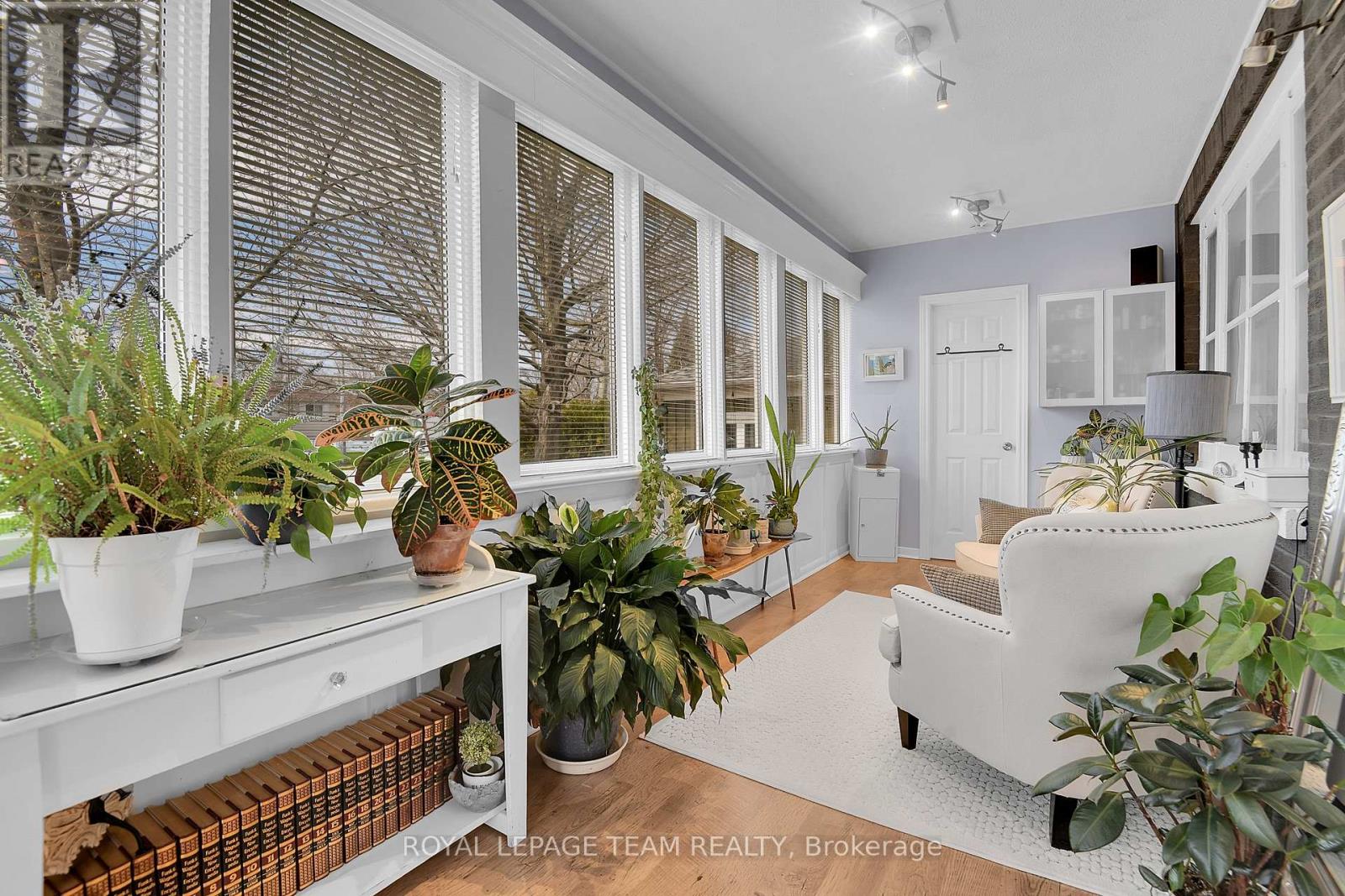 Property at 47 WINDSOR DRIVE image 3