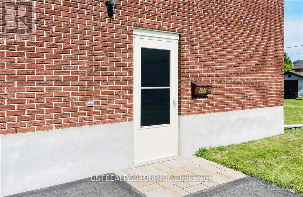127b Centenaire Street, Russell, Ontario  K0A 1W0 - Photo 2 - X12121974