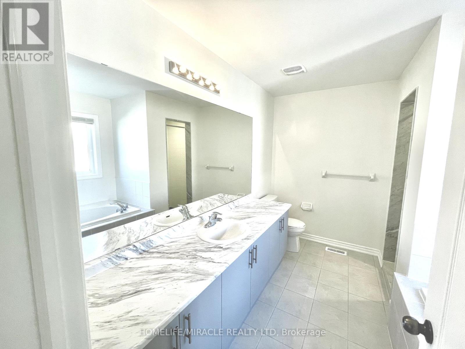 45 Lawrence D. Pridham Avenue, New Tecumseth, Ontario  L9R 0X2 - Photo 4 - N12121959