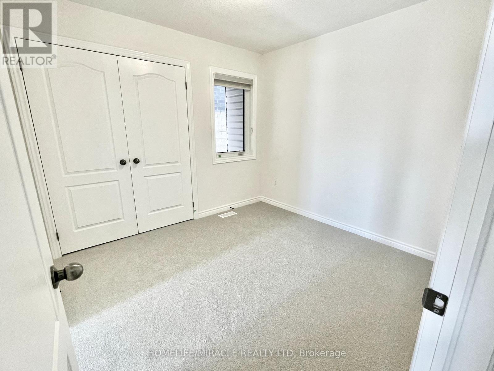 45 Lawrence D. Pridham Avenue, New Tecumseth, Ontario  L9R 0X2 - Photo 8 - N12121959