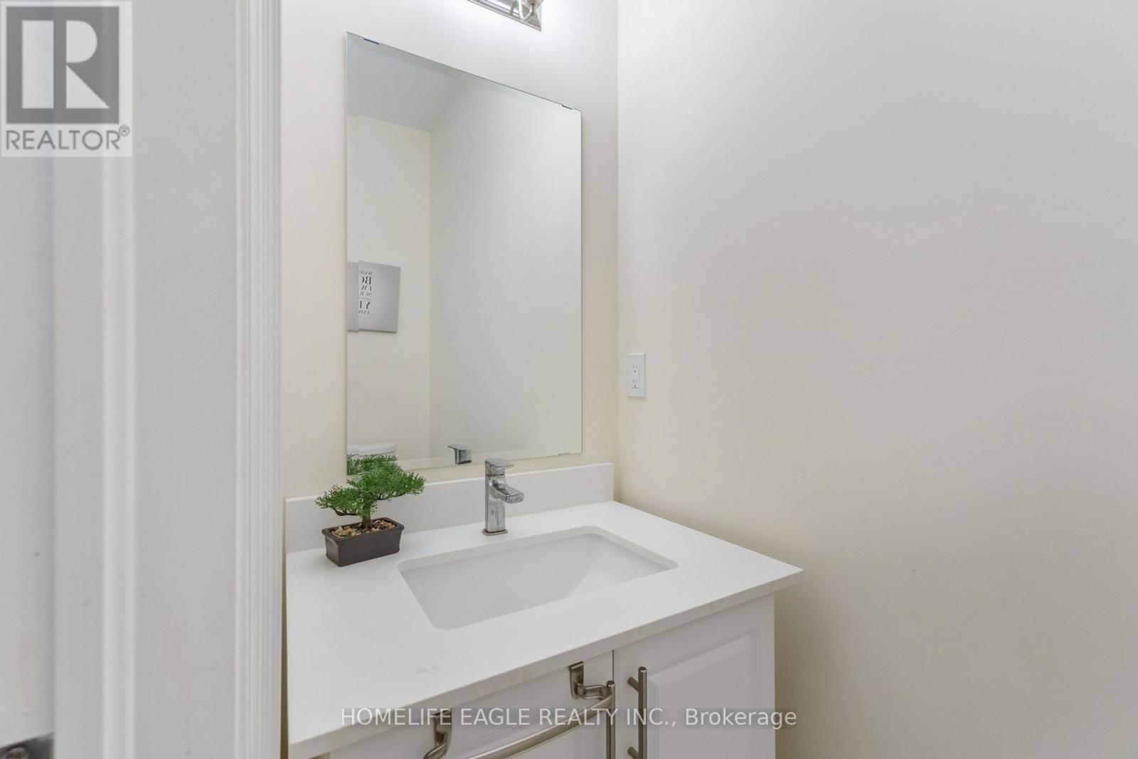 Property at 157 KENNETH ROGERS CRESCENT image 4