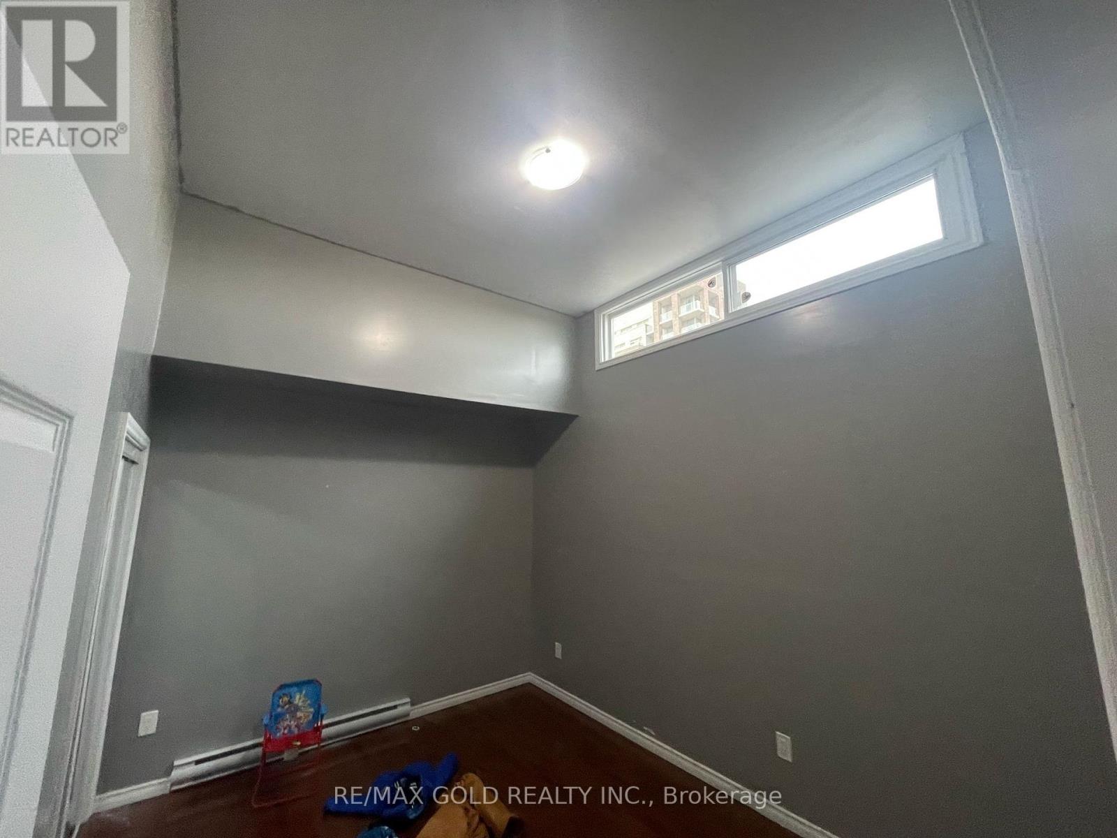 1824 St Clair Avenue W, Toronto, Ontario  M6N 1J5 - Photo 13 - W12121958