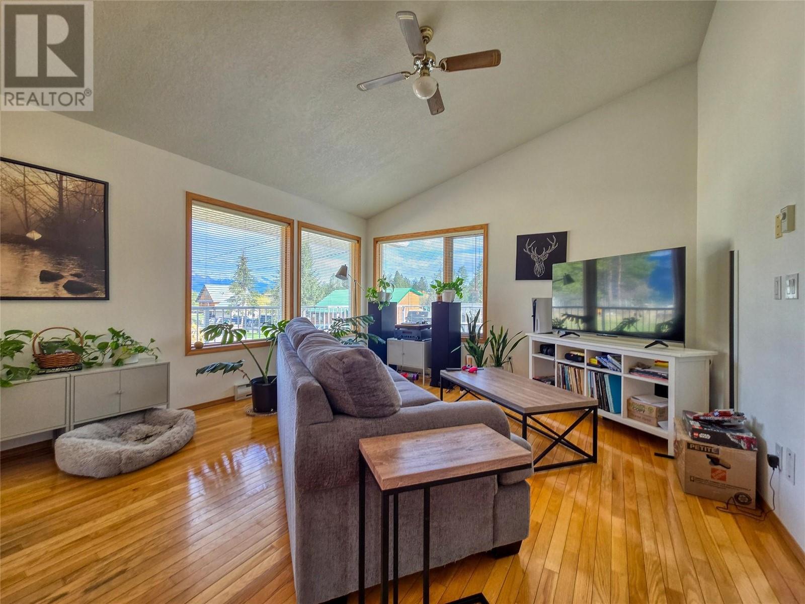 2031 13th Avenue, Invermere, British Columbia  V0A 1K4 - Photo 2 - 10344502