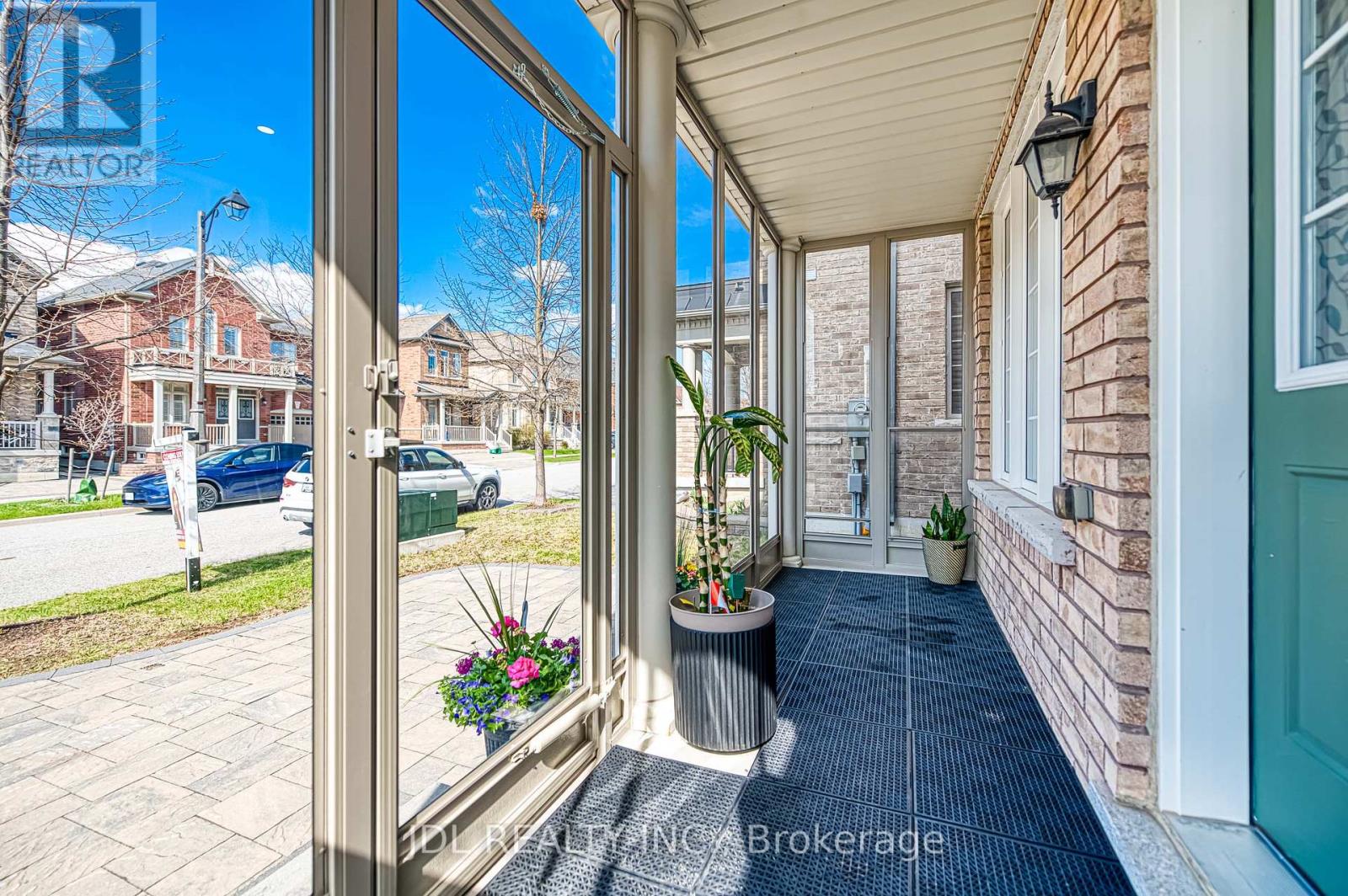 45 Foshan Avenue, Markham, Ontario  L6C 0R6 - Photo 2 - N12121829