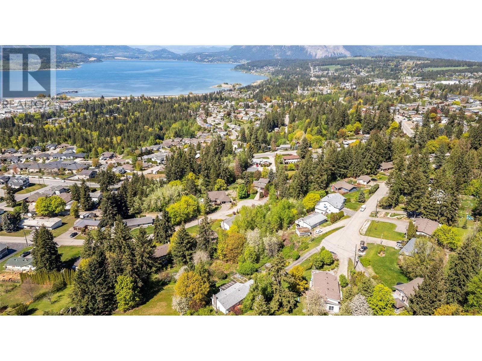 1811 9 Avenue Se, Salmon Arm, British Columbia  V1E 2J6 - Photo 35 - 10346063