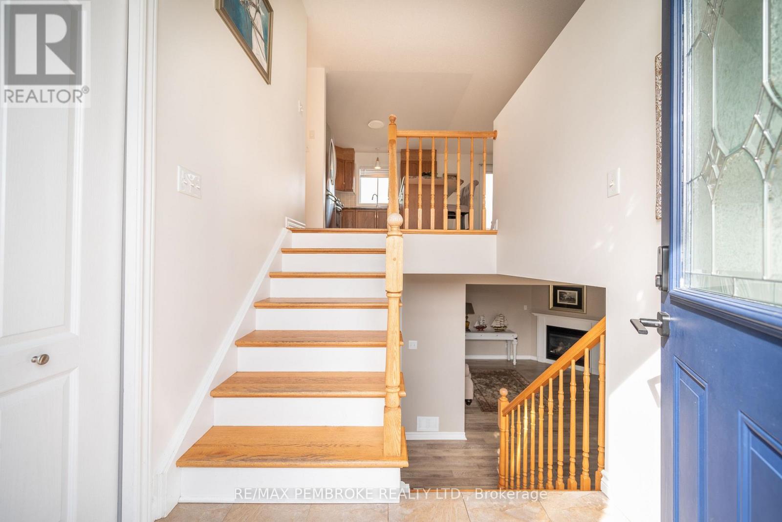 57 Spruce Street, Petawawa, Ontario  K8H 3N6 - Photo 4 - X12121993