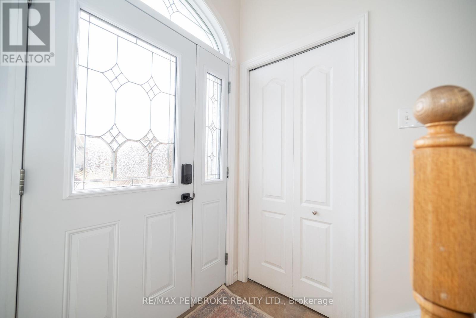 57 Spruce Street, Petawawa, Ontario  K8H 3N6 - Photo 6 - X12121993