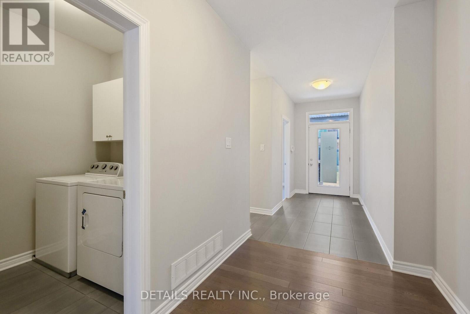 313 Gracewood Crescent, Ottawa, Ontario  K1T 0J7 - Photo 6 - X12118836