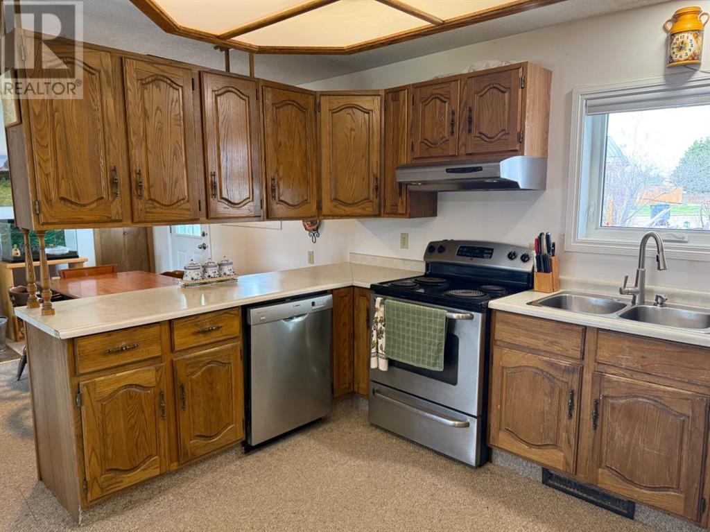 402 1 Avenue, Warner, Alberta  T0K 2L0 - Photo 19 - A2217003