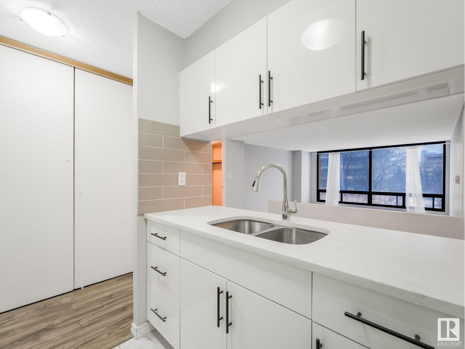 #424 10160 114 St Nw, Edmonton, Alberta  T5K 2L2 - Photo 8 - E4434292