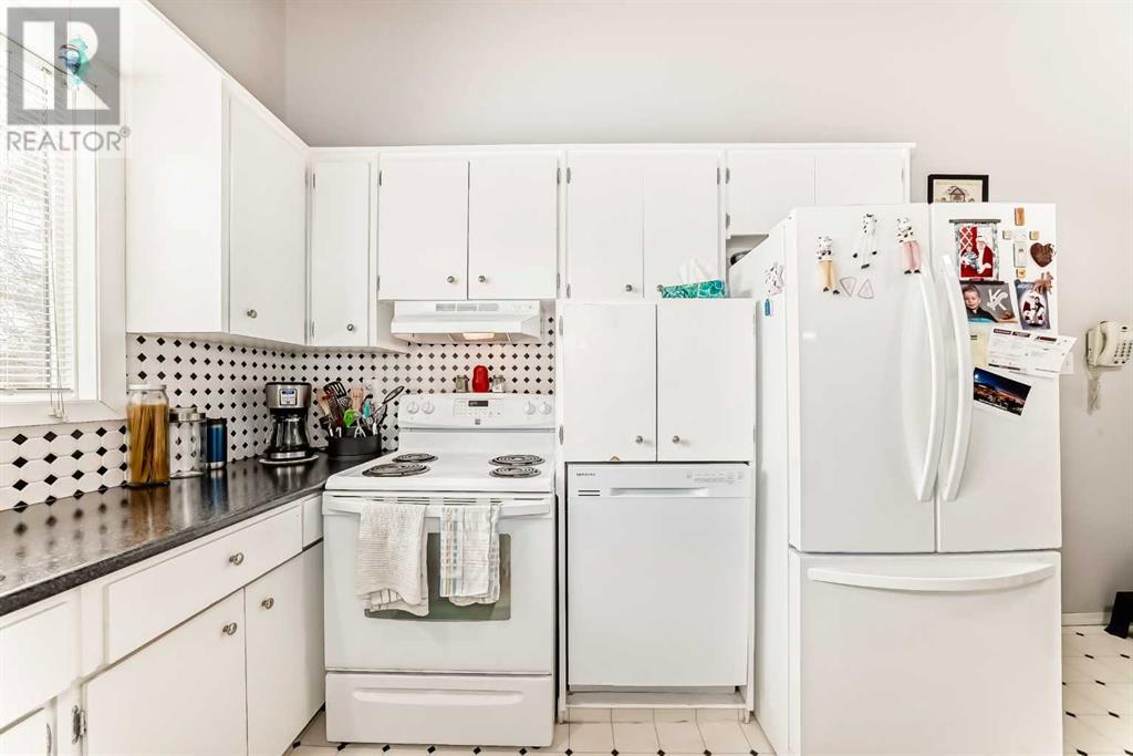 Property at 18 Harvey Place SW image 4
