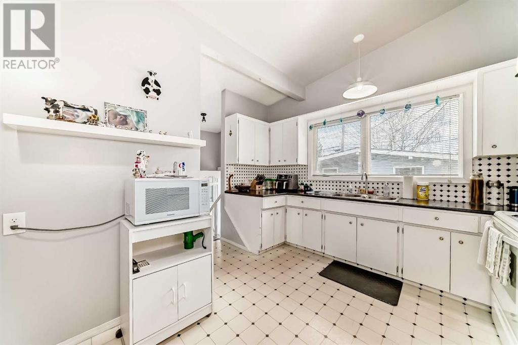 Property at 18 Harvey Place SW image 5