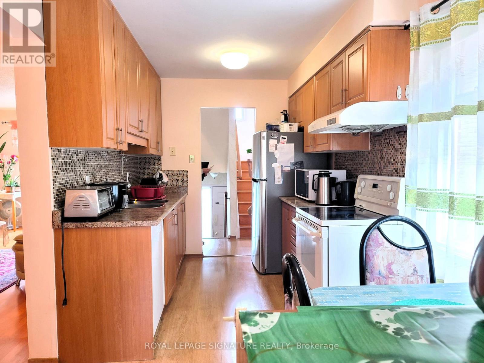 20 Henry Welsh Drive, Toronto, Ontario  M2R 3P4 - Photo 6 - C12121976