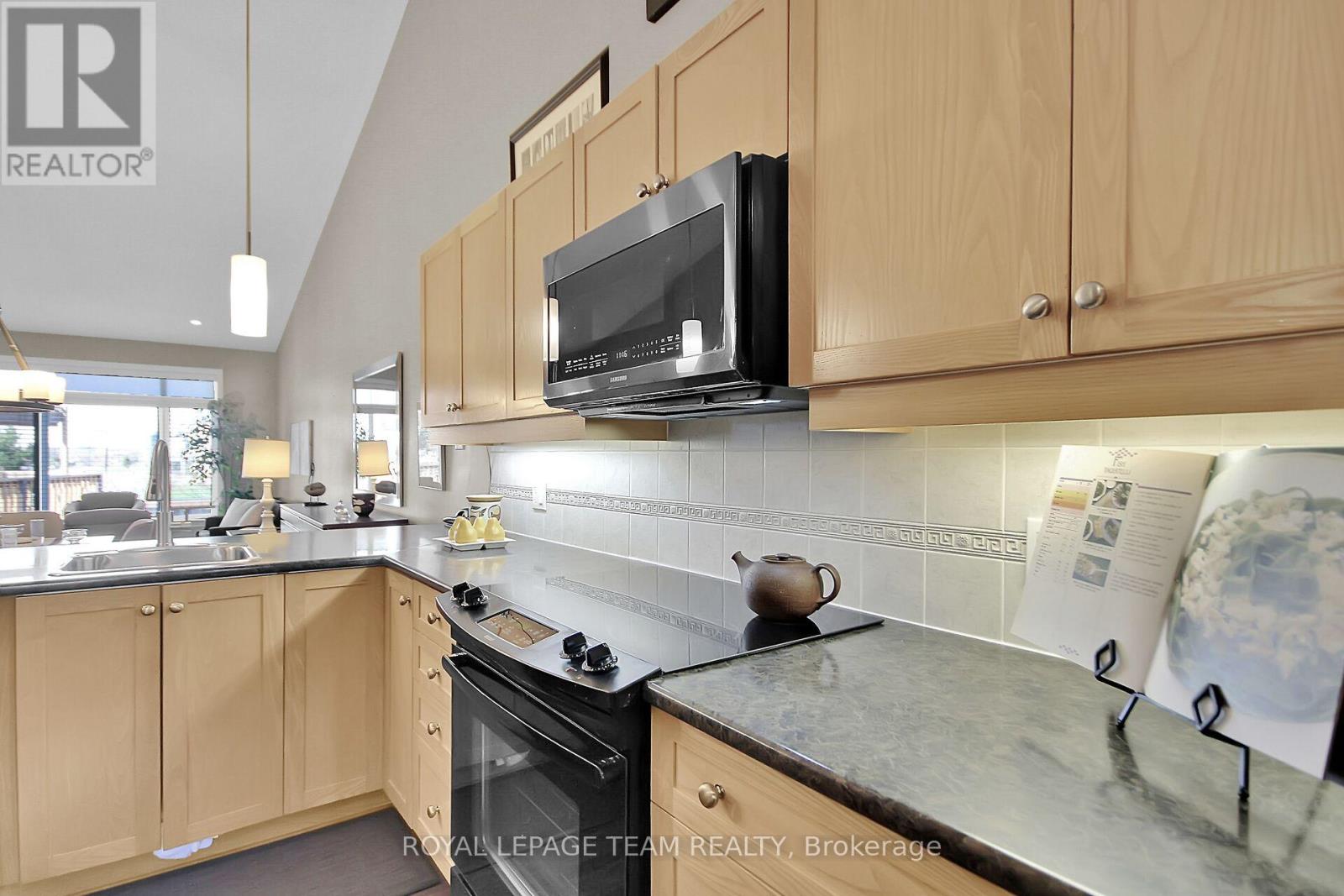 108 Granite Court, Ottawa, Ontario  K2M 0A3 - Photo 18 - X12121996