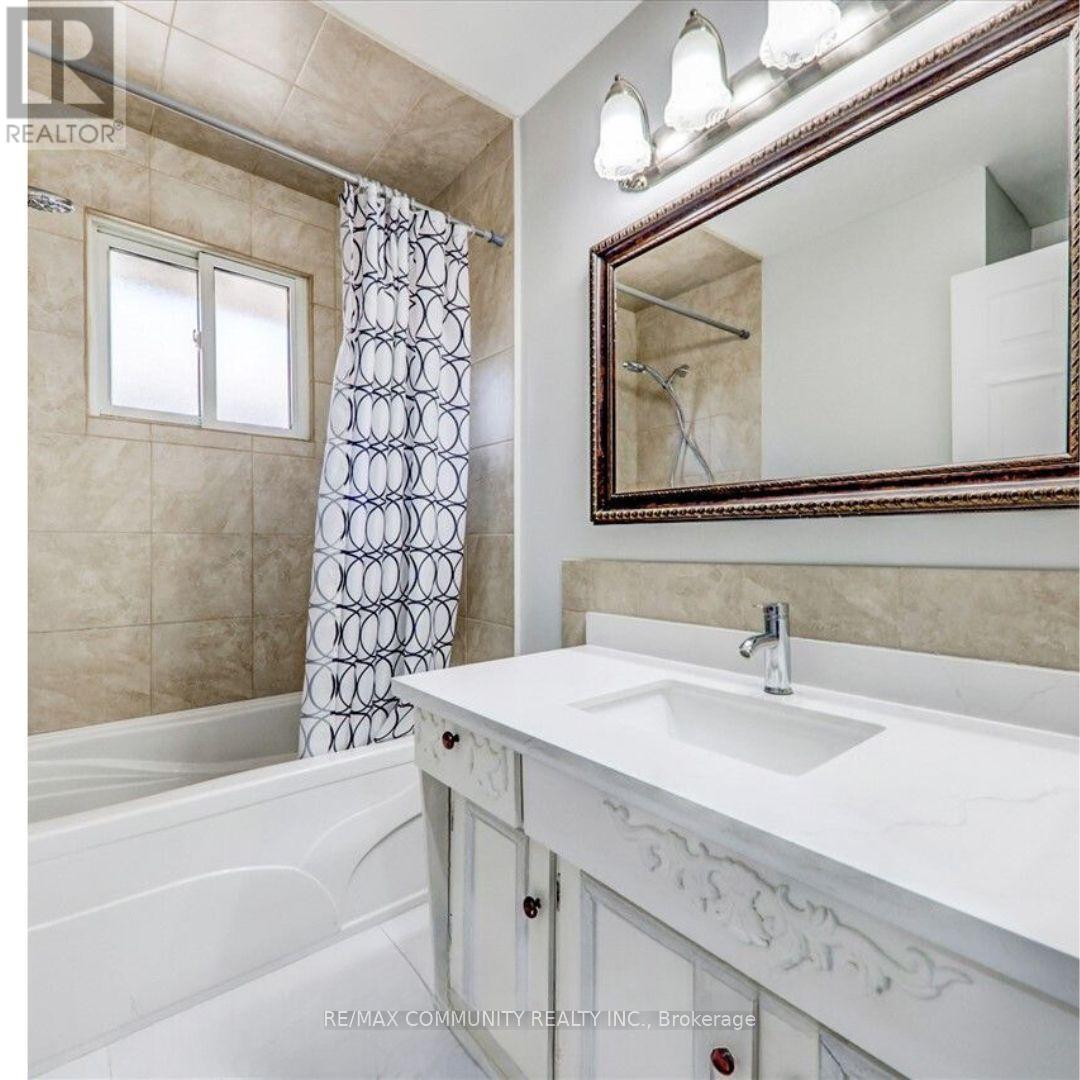 822 Central Park Boulevard N, Oshawa, Ontario  L1G 6B1 - Photo 8 - E12122023