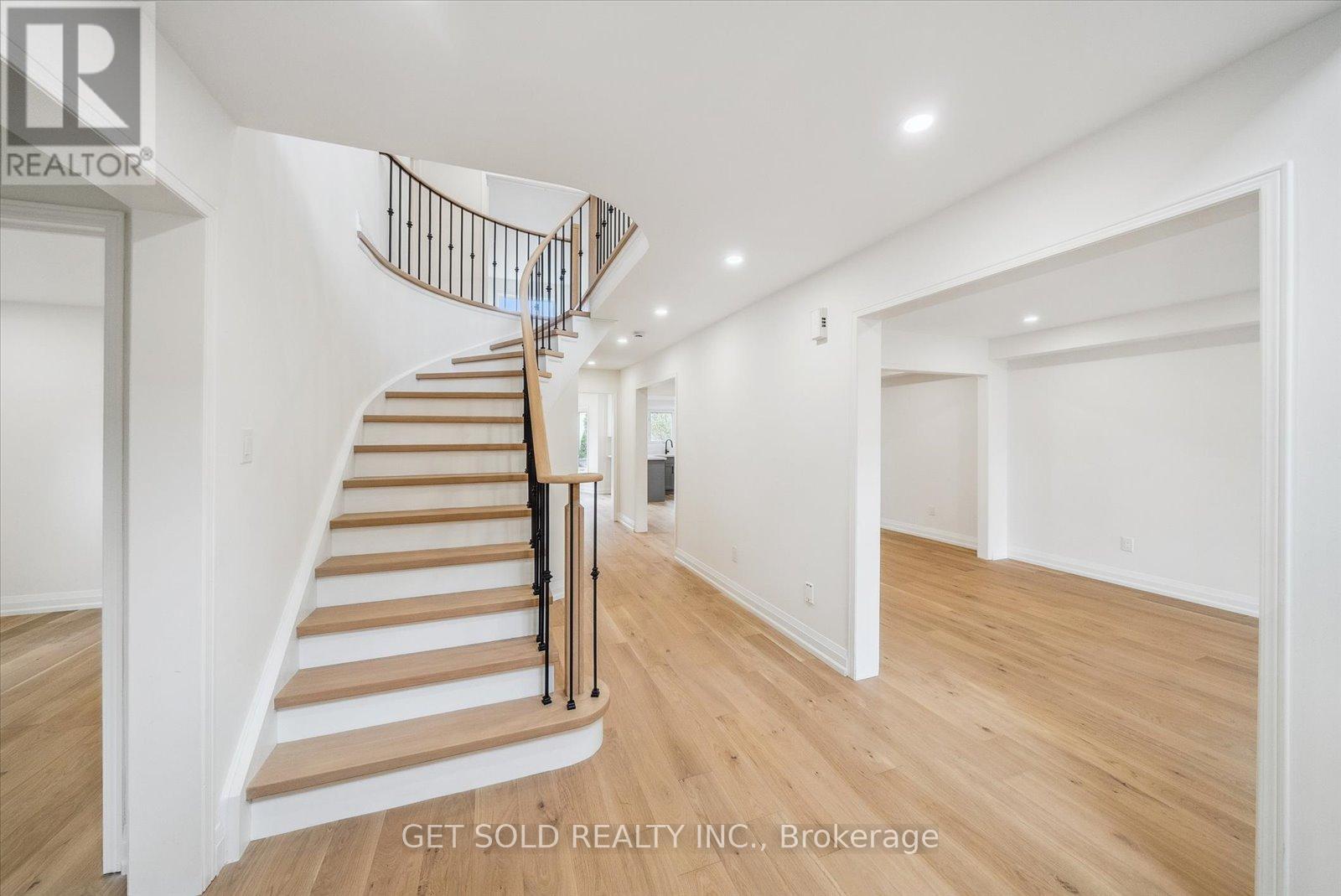 27 Edenbridge Drive, Vaughan, Ontario  L4J 7V1 - Photo 3 - N12122019