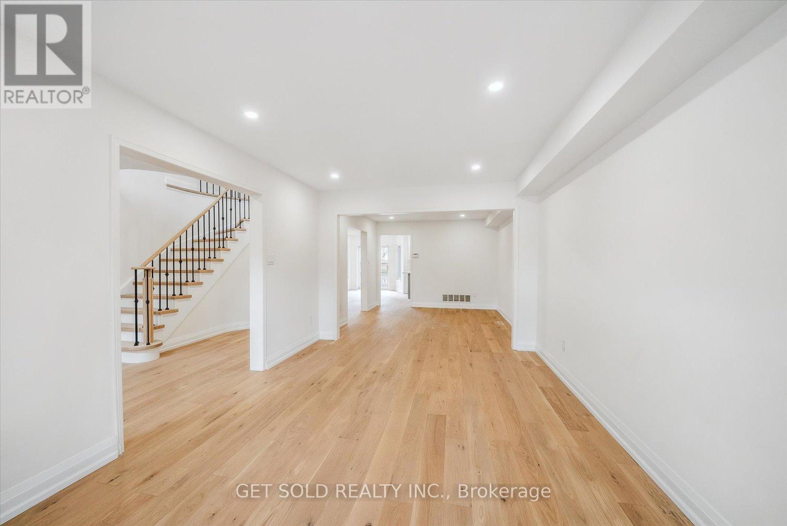 27 Edenbridge Drive, Vaughan, Ontario  L4J 7V1 - Photo 4 - N12122019