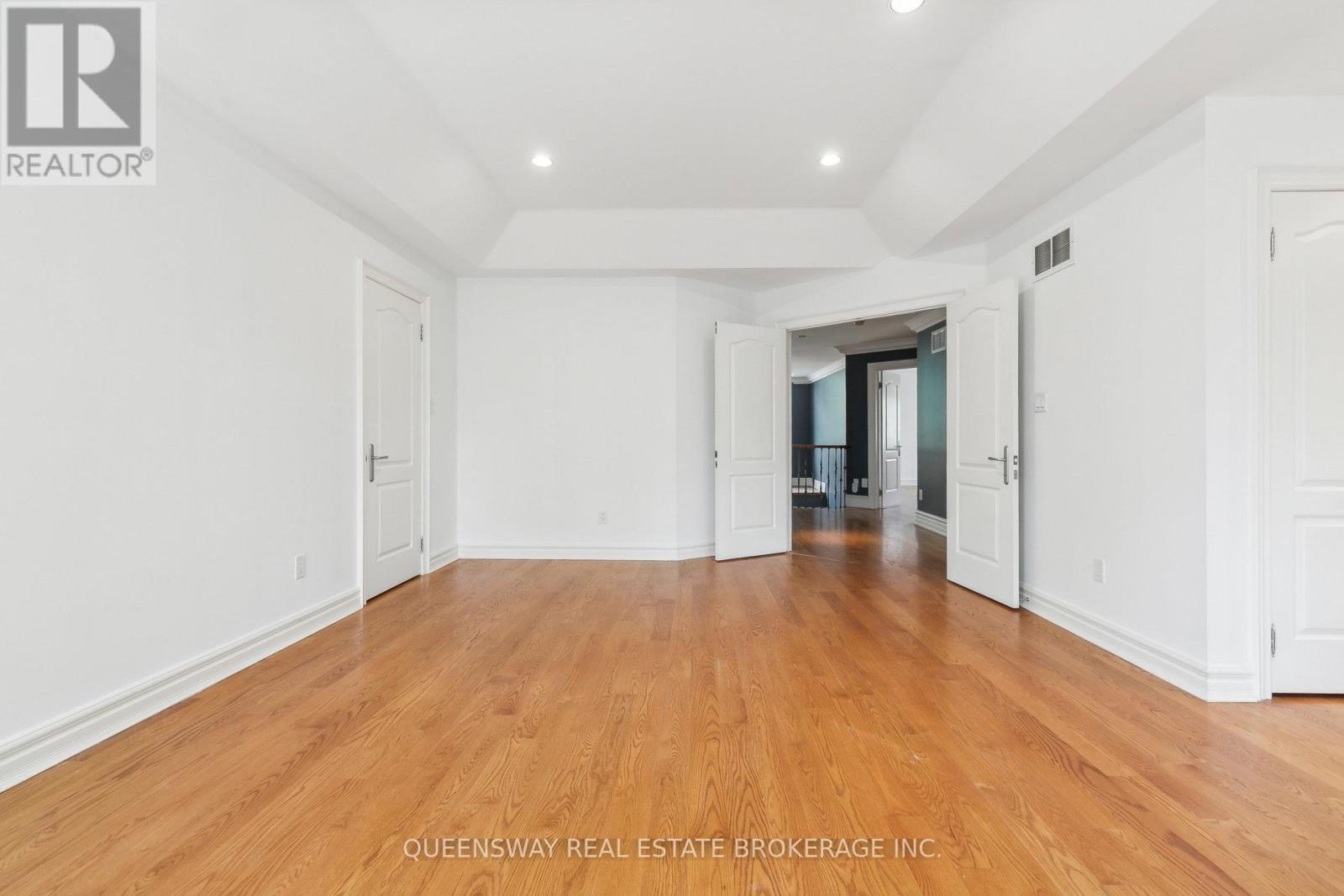 1371 Chriseden Drive, Mississauga, Ontario  L5H 1V1 - Photo 26 - W12114529