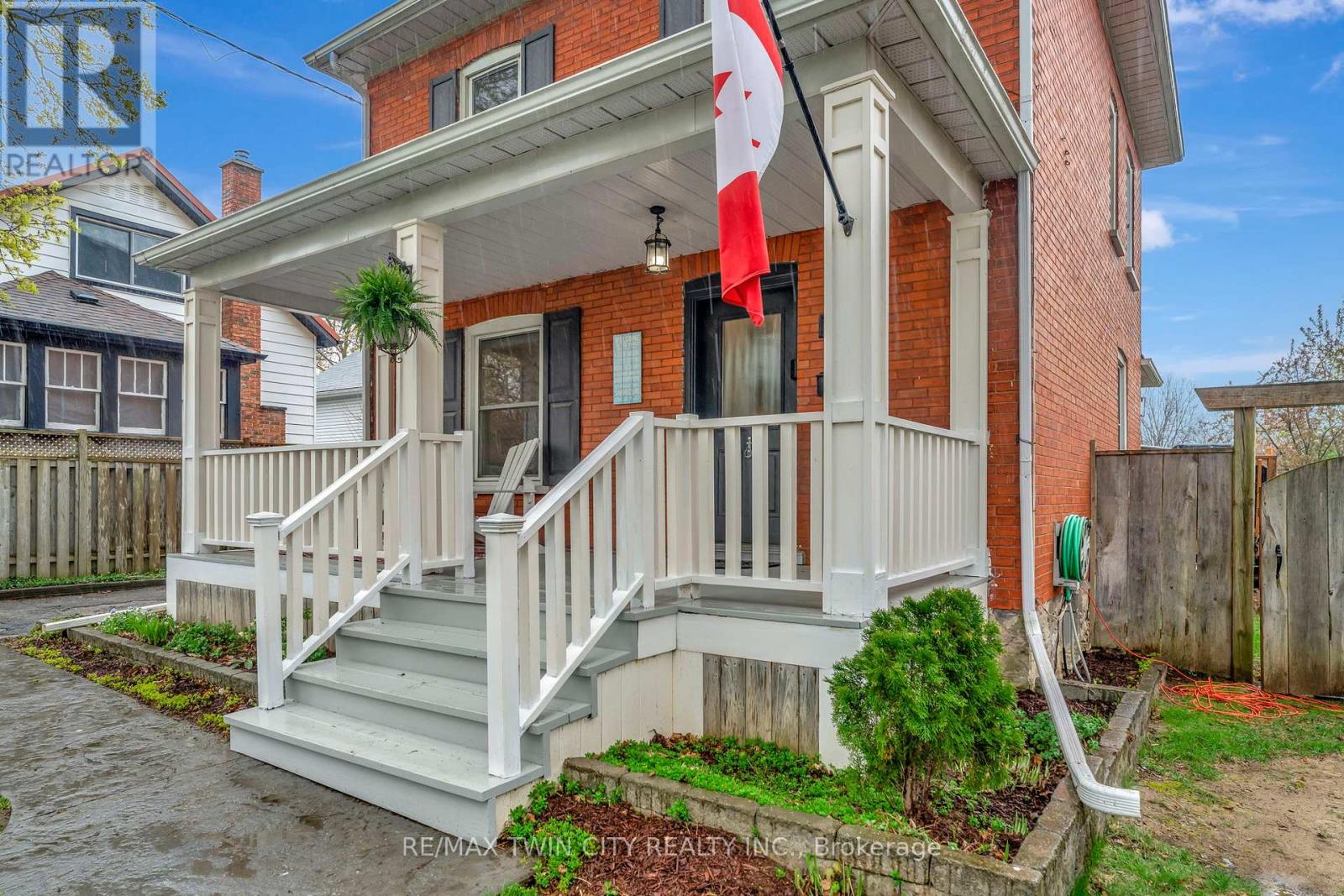 Property at 442 LOWTHER STREET S image 3