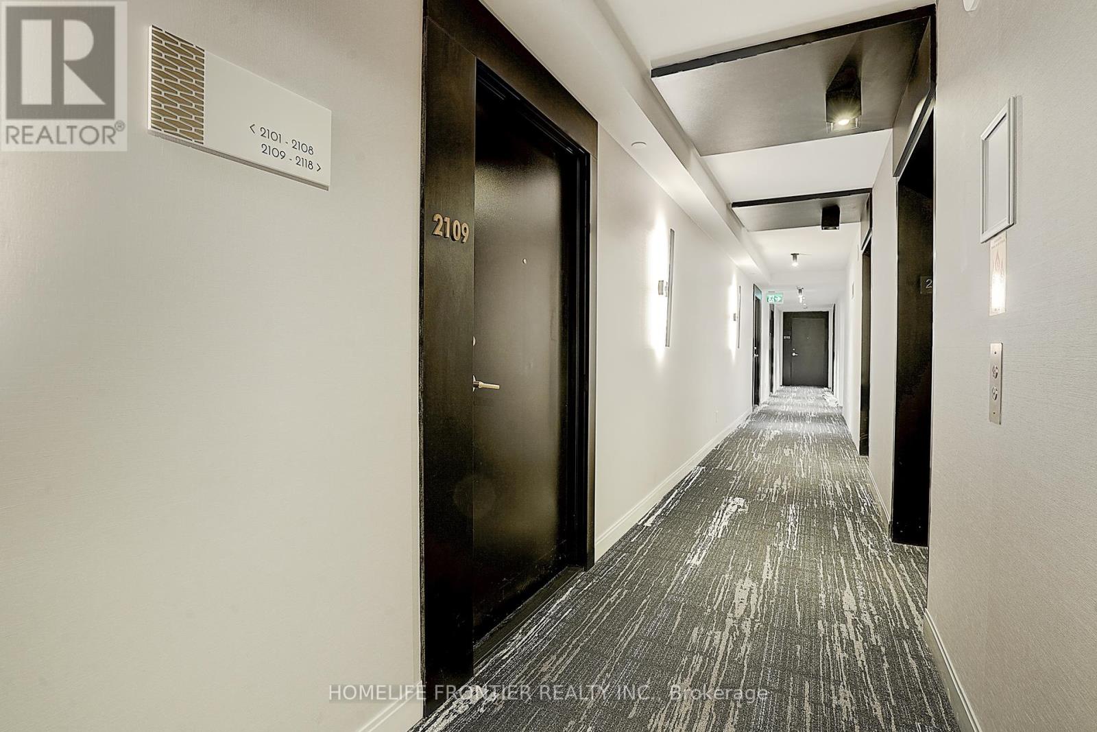 2109 - 85 Wood Street, Toronto, Ontario  M4Y 0E8 - Photo 3 - C12120122