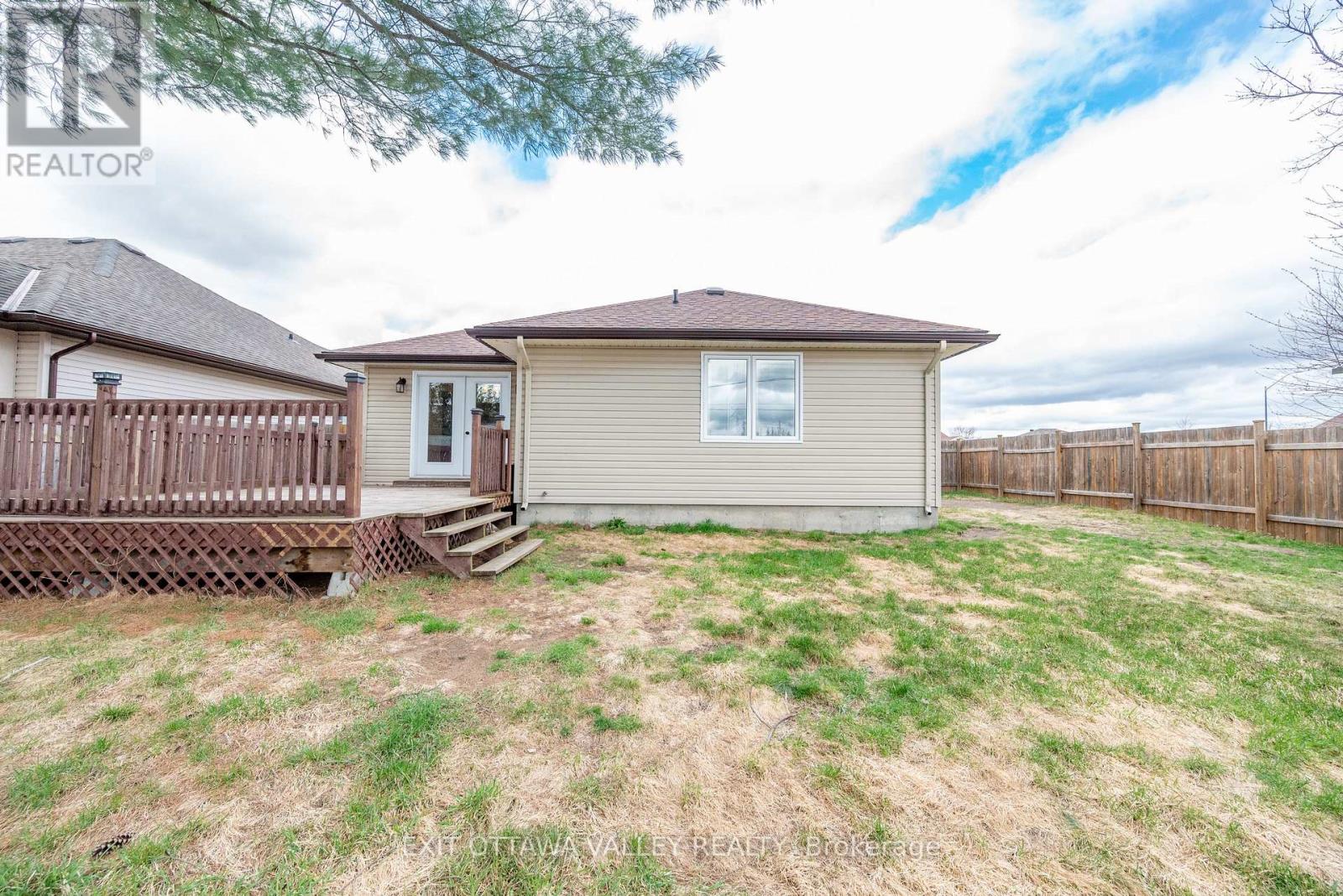 2059 Sandstone Crescent, Petawawa, Ontario  K8H 0B2 - Photo 18 - X12118898