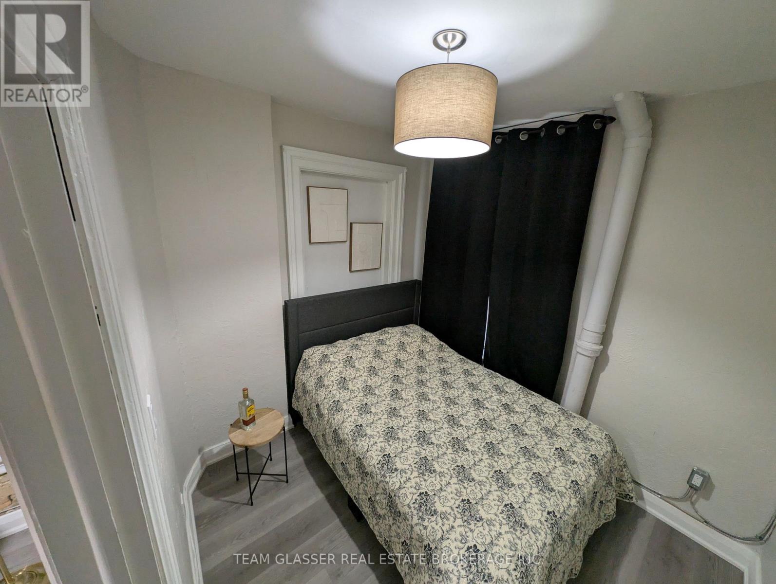 4 - 111 DUNDAS STREET, London East, Ontario