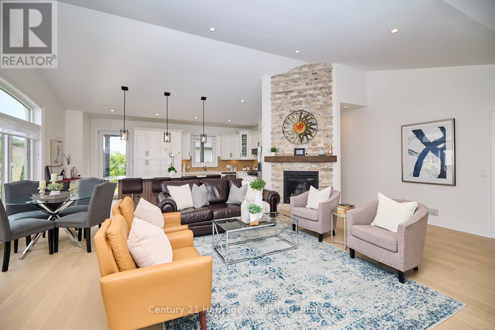 Property at 4242 VILLAGE CREEK DRIVE image 3