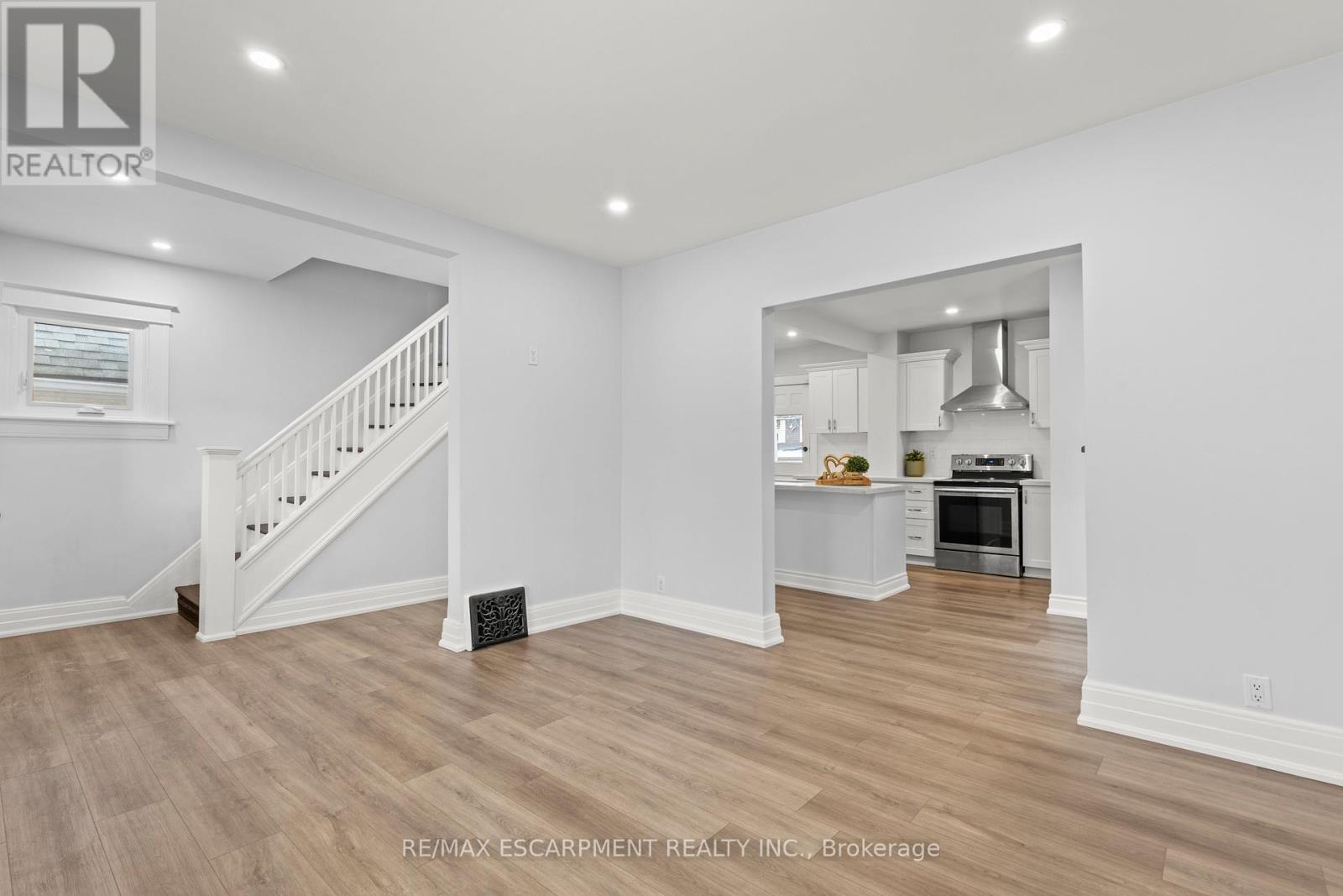 2 Berryman Avenue, St. Catharines, Ontario  L2R 3W9 - Photo 9 - X11951029