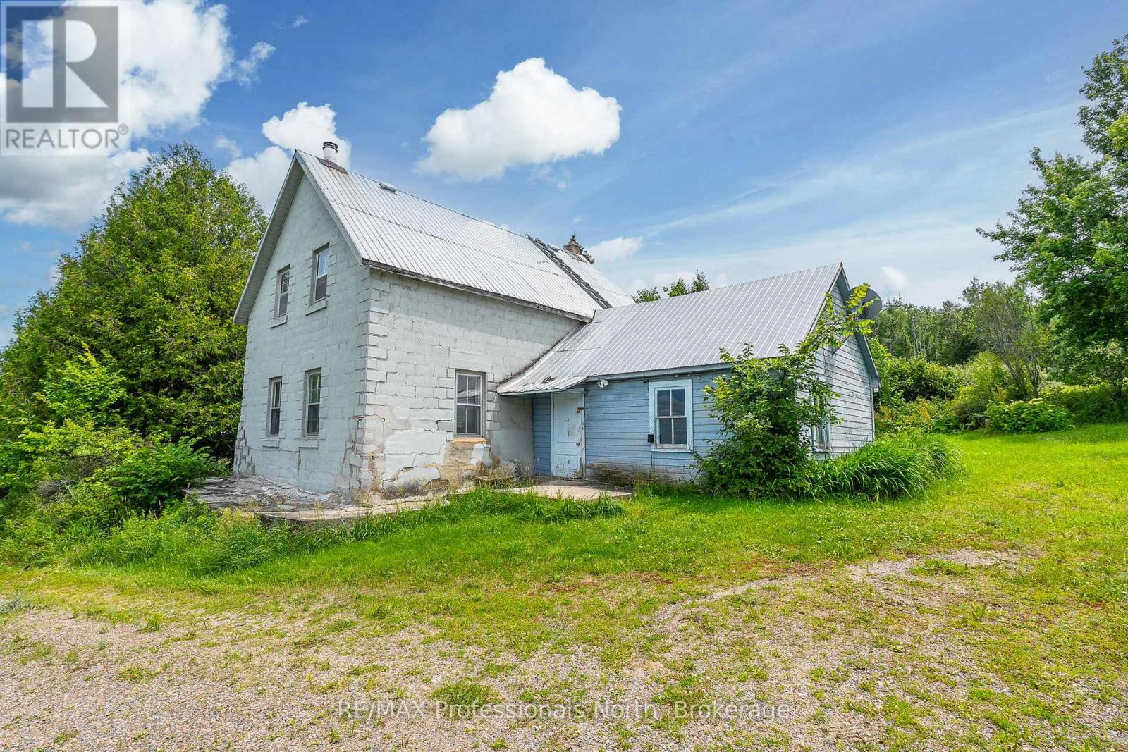 817 Schutt Road, Brudenell, Ontario  K0J 2E0 - Photo 8 - X12122049