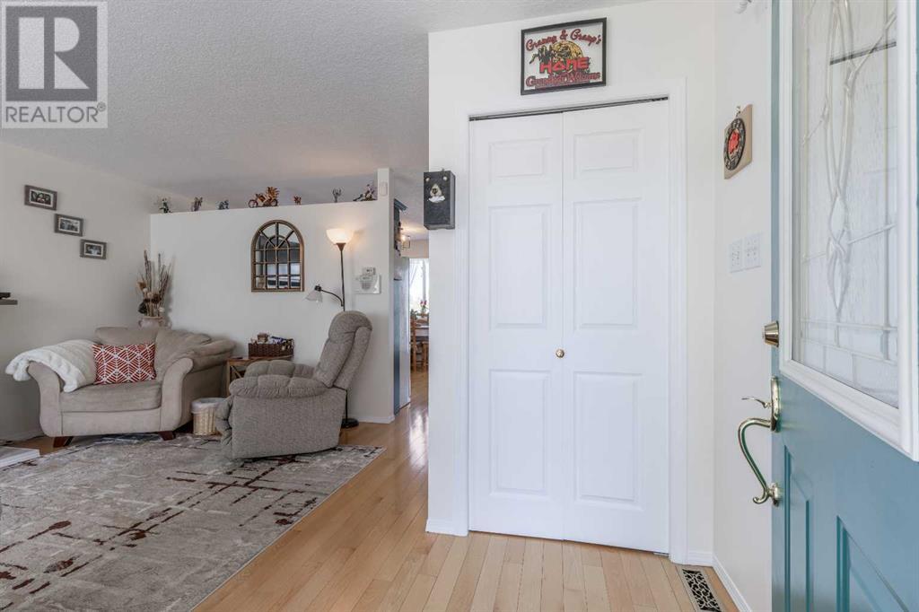 106 Mt Alderson Crescent W, Lethbridge, Alberta  T1K 6P1 - Photo 6 - A2217392
