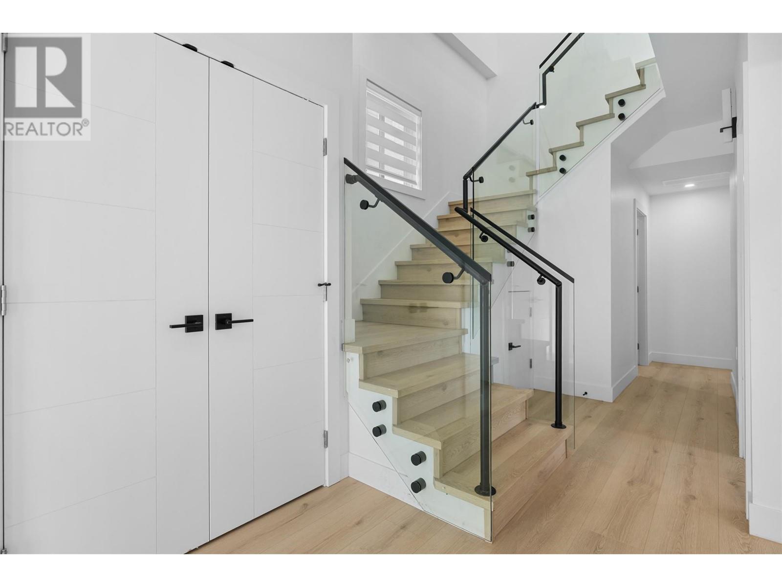 Property at 750 Raymer Avenue image 2