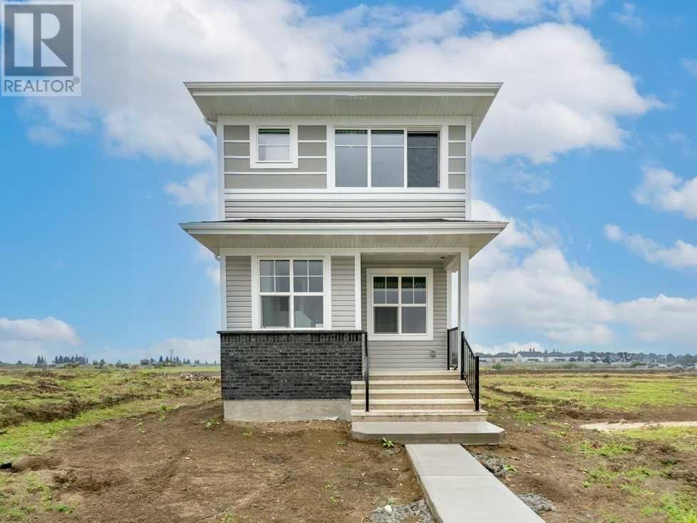 Property at 918 Creekside Boulevard SW image 1