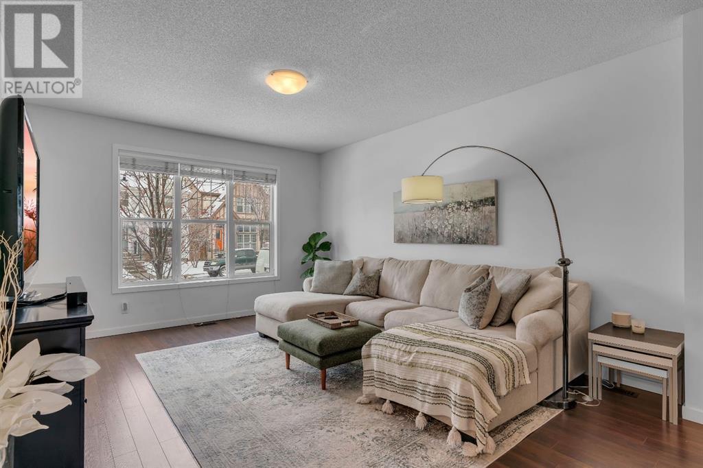 Property at 1089 New Brighton Park SE image 2