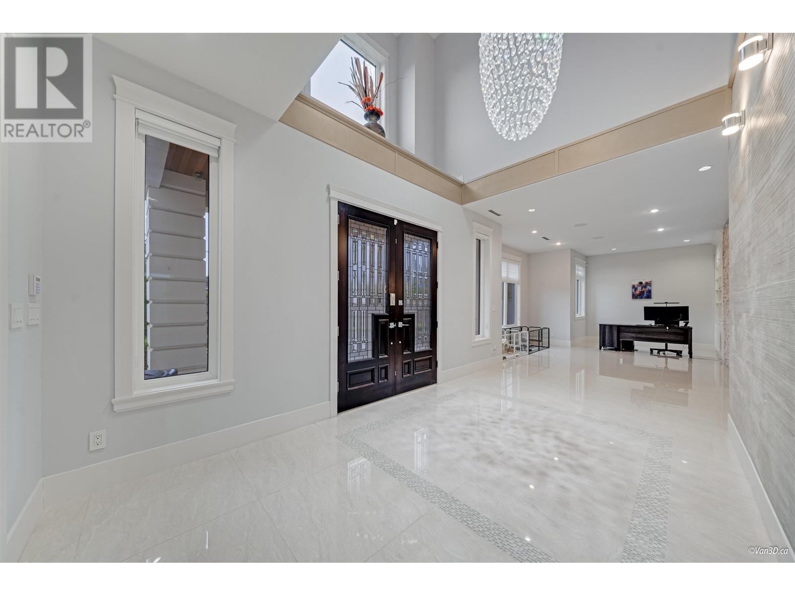 656 Blue Mountain Street, Coquitlam, British Columbia  V3J 4R6 - Photo 3 - R2997328