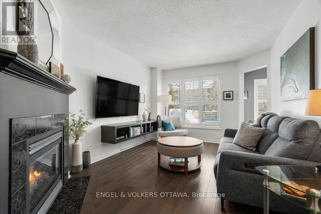 64 Folison Street, Ottawa, Ontario  K1T 3X7 - Photo 6 - X12003685