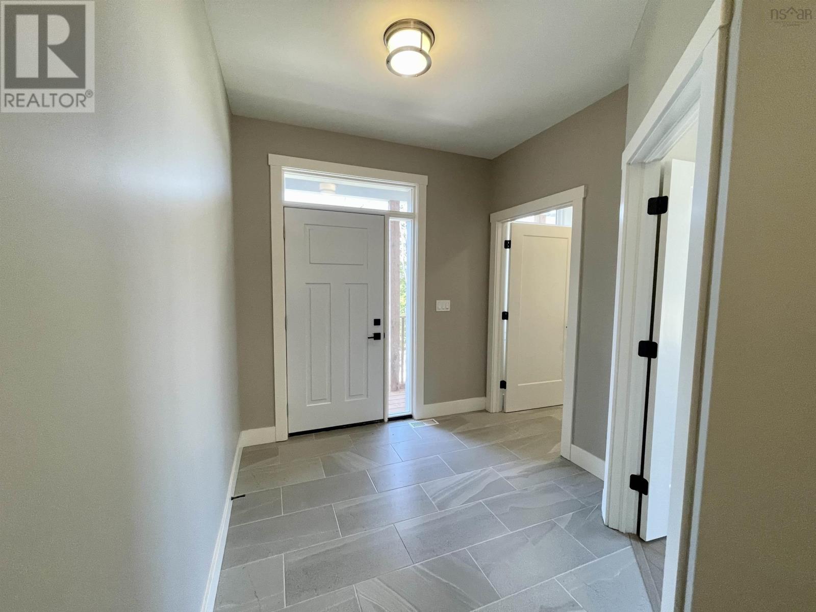 Property at 736 Wisteria Lane image 4