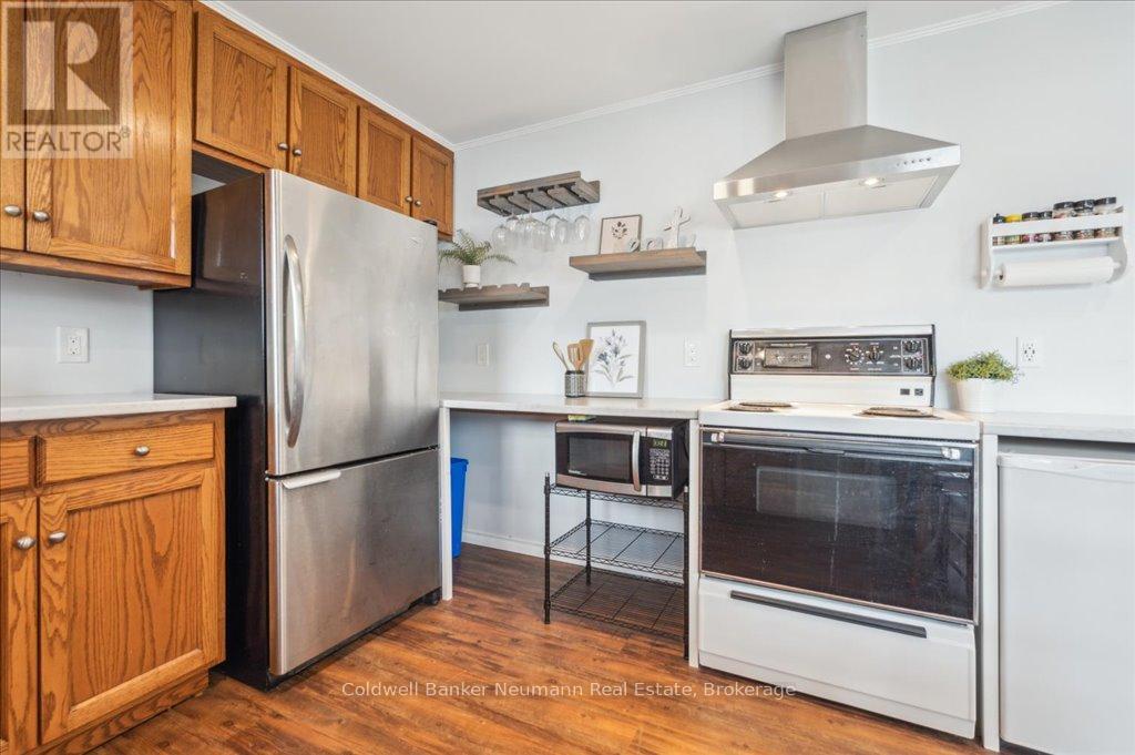 1012 Tenth Street, Centre Wellington, Ontario  N0B 1J0 - Photo 14 - X12121209