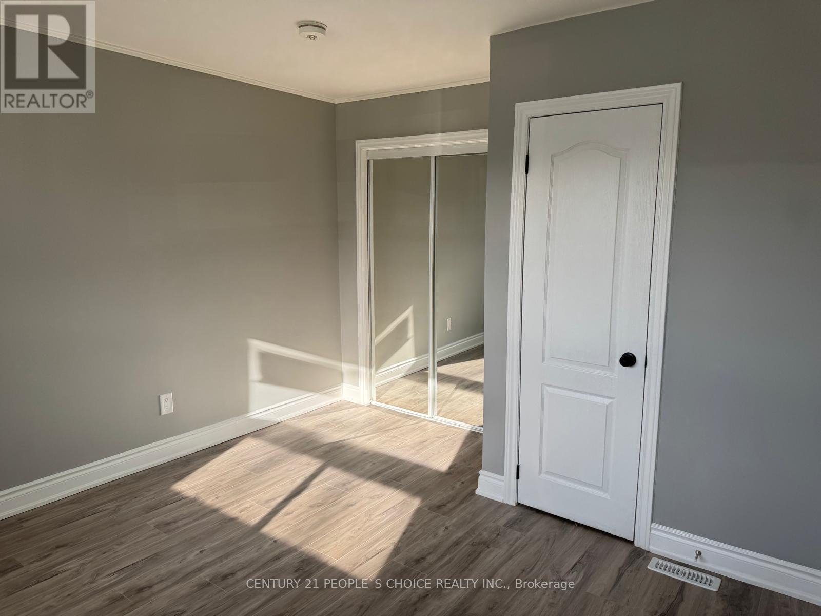 6862 Darcel Avenue, Mississauga (Malton), Ontario  L4T 2W5 - Photo 6 - W12122060
