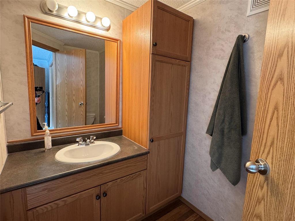 350 2nd Avenue E, Minitonas, Manitoba  R0L 1G0 - Photo 12 - 202505379