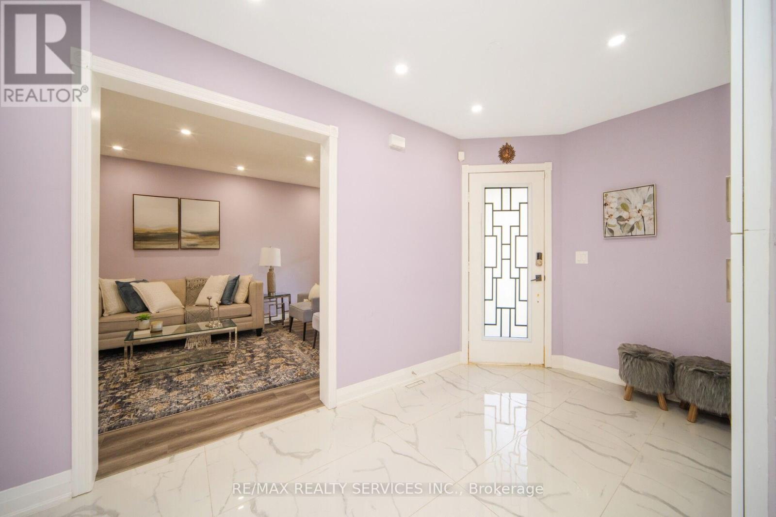 24 Neville Crescent, Brampton, Ontario  L6S 5L1 - Photo 6 - W12118293