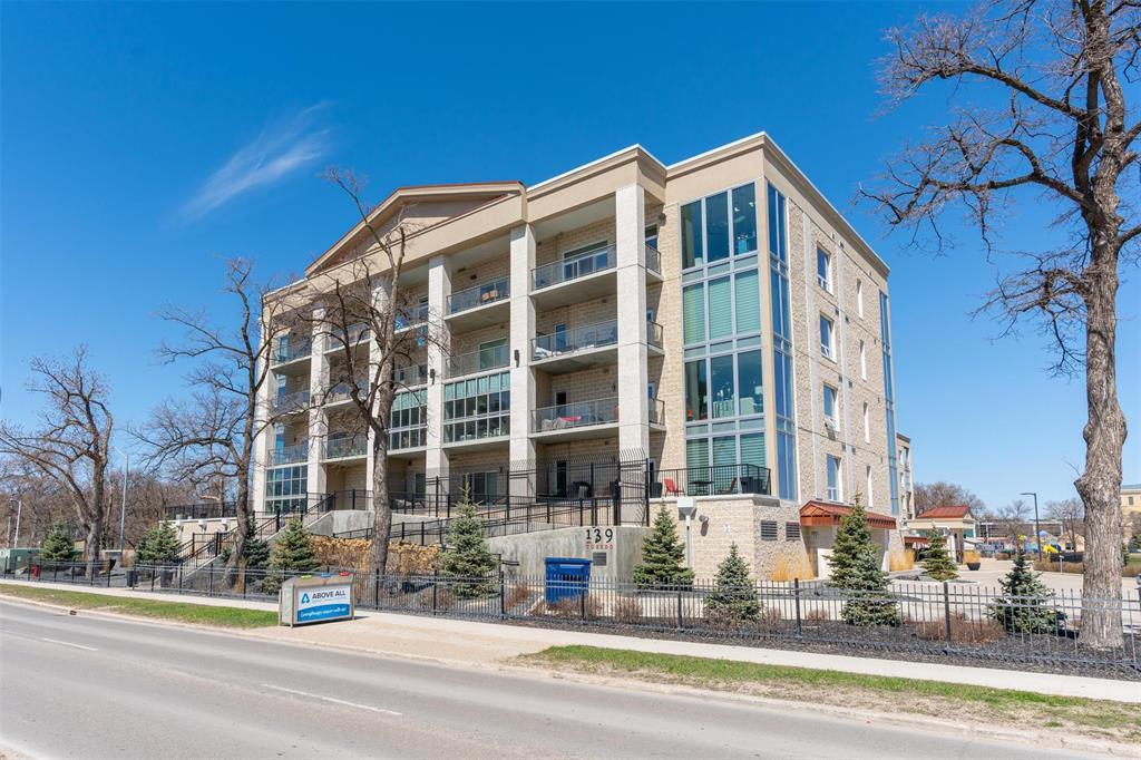 139 Tuxedo Avenue Winnipeg, Manitoba 1E//Winnipeg/Showings start 05.04.25 | Offers to Purchase reviewed 05.13.25 Perfectly located within reach of services, shopping, Assiniboine Park and Wpg JR Int. Airport. Overlooking the field of Asper Community Campus, you will enjoy the easterly morning sun and view of the city. A spacious and well appointed suite with engineered neutral hardwood floors, gas cooktop/oven, quartz counters, owner installed built-ins by For Space Sake, with convenient in-suite laundry and storage. A forward thinking owner purchased an oversized storage locker, located on the same floor plus two indoor parking spots for a warm winter start to your day. Enjoy the quiet of concrete construction built in 2019, security, indoor parking in a bright spacious suite well located to services, nature and travel. Hesitation will only allow another to enjoy this rare opportunity to enjoy 139 Tuxedo. Its time to love your home! (id:48254)