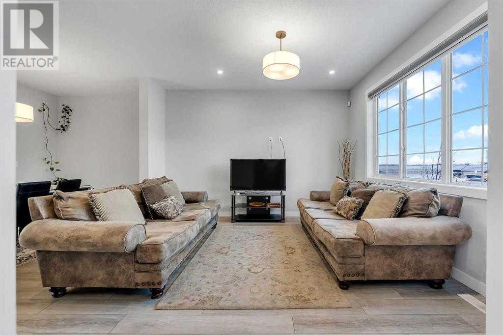 350 Chelsea Hollow, Chestermere, Alberta  T1X 2T3 - Photo 8 - A2213304